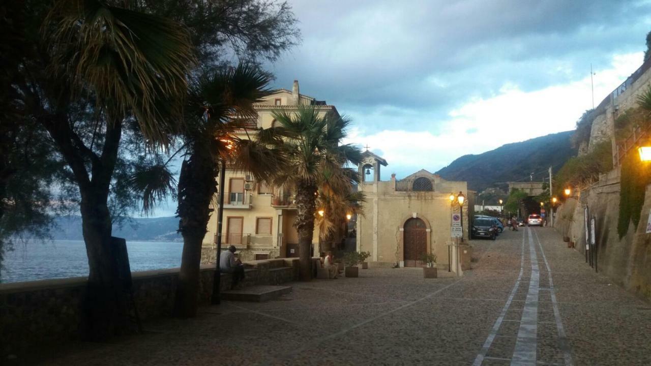 Апартаменты Gabbiano Azzurro Flat Chianalea Шилла Экстерьер фото